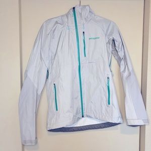 Patagonia small fitted rain jacket